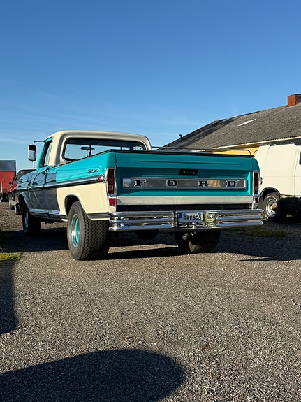 Ford F-100 6 of 7