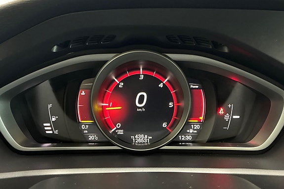 Volvo V40 Cross Country 16 of 25