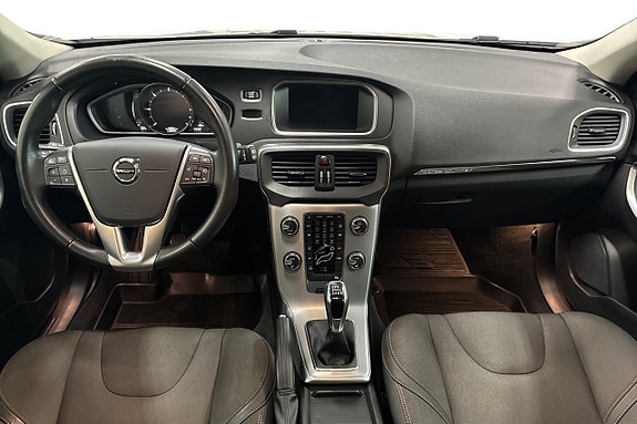 Volvo V40 Cross Country 11 of 25