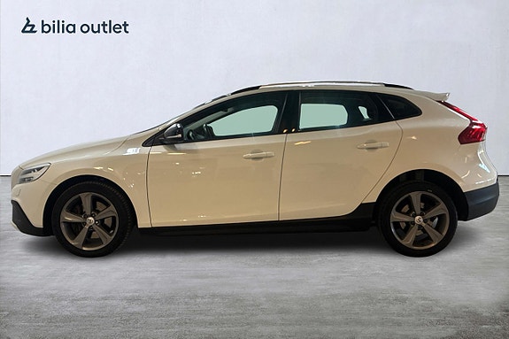 Volvo V40 Cross Country 9 of 25
