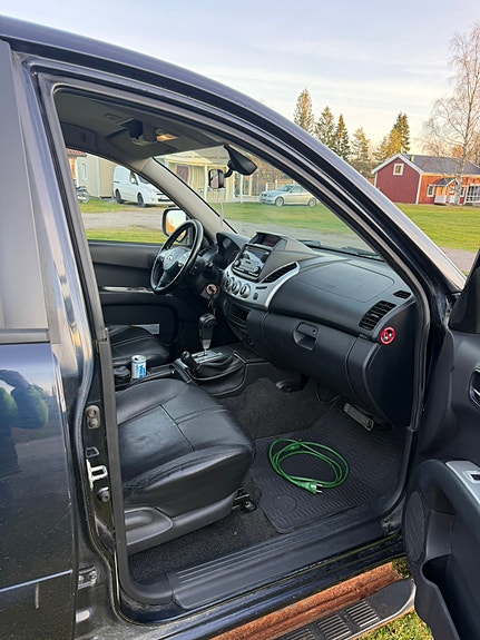 Mitsubishi L200 10 of 13