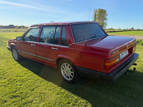 Volvo 740 3 of 9