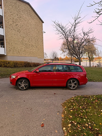 Volvo V50 3 of 12