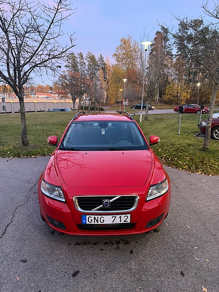 Volvo V50 2 of 12