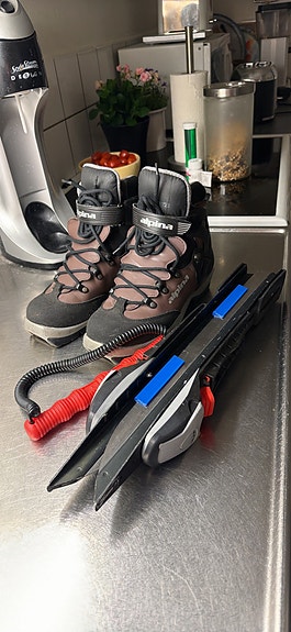 Product image 1 of 2