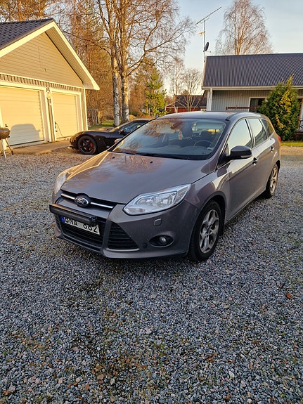 Ford Focus 2 of 5