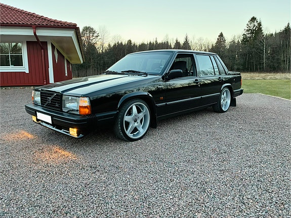Volvo 740 2 of 8