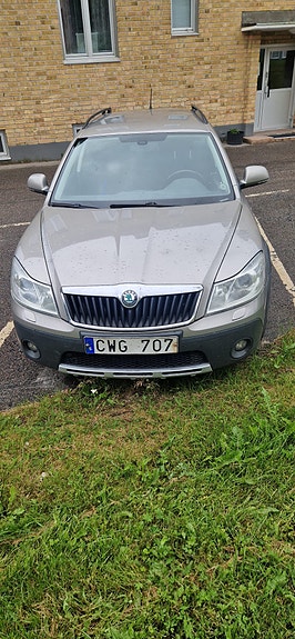 Skoda Octavia Scout 4 of 5