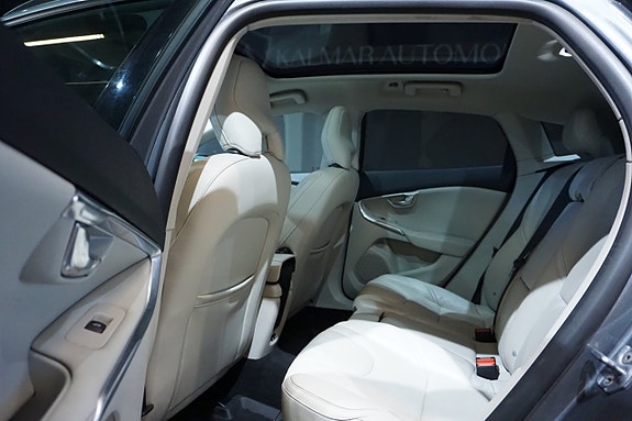 Volvo V40 Cross Country 9 of 20