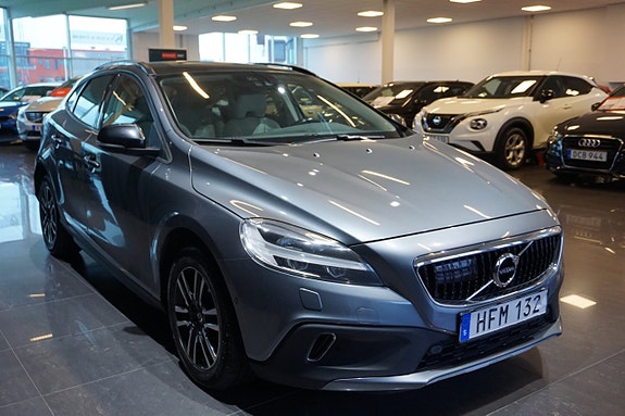 Volvo V40 Cross Country 5 of 20