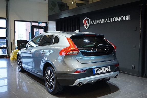 Volvo V40 Cross Country 6 of 20