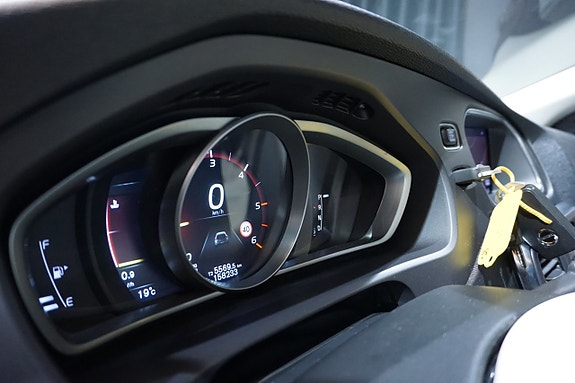 Volvo V40 Cross Country 16 of 20