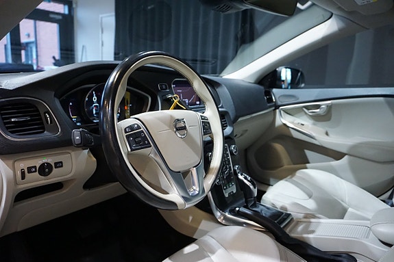 Volvo V40 Cross Country 15 of 20