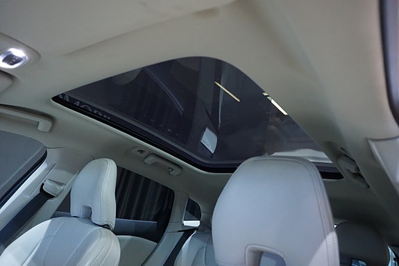 Volvo V40 Cross Country 18 of 20