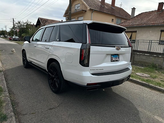 Cadillac Escalade 6 of 14