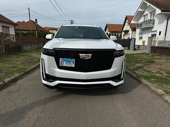 Cadillac Escalade 2 of 14