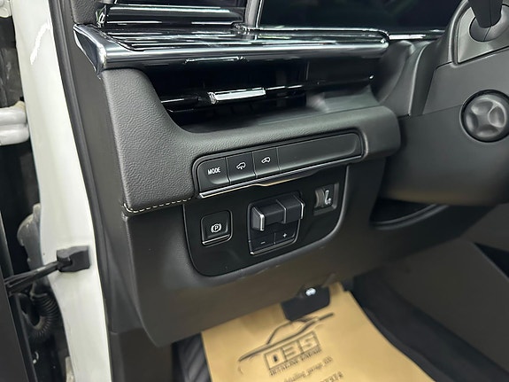 Cadillac Escalade 13 of 14