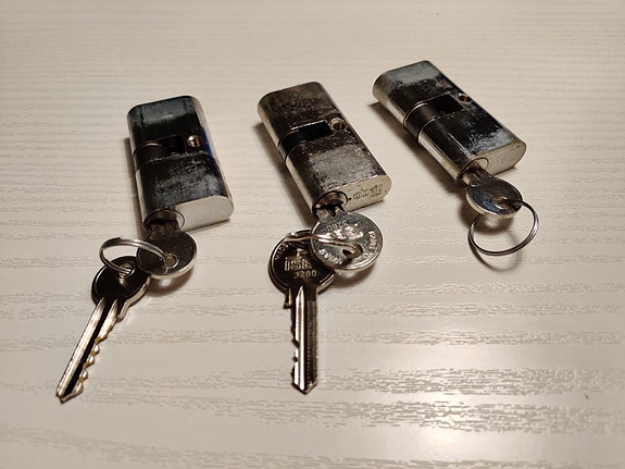 Product image 1 of 2