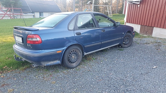 Volvo S40 3 of 6