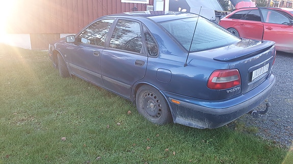 Volvo S40 2 of 6