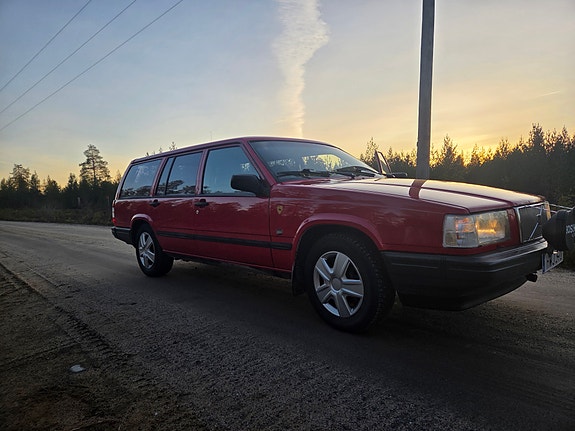 Volvo 740 2 of 11