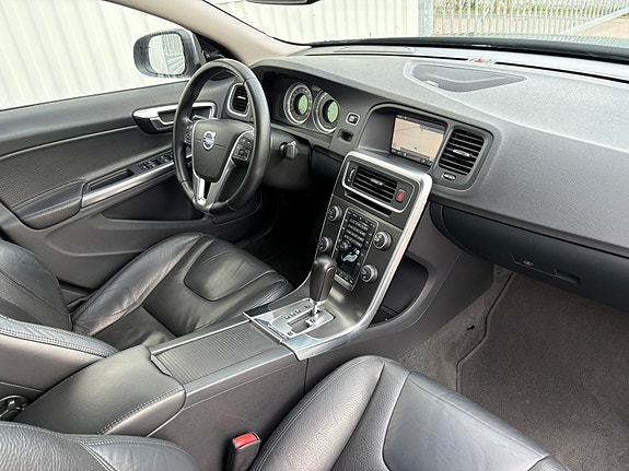 Volvo S60 5 of 8
