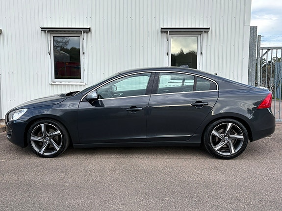 Volvo S60 2 of 8