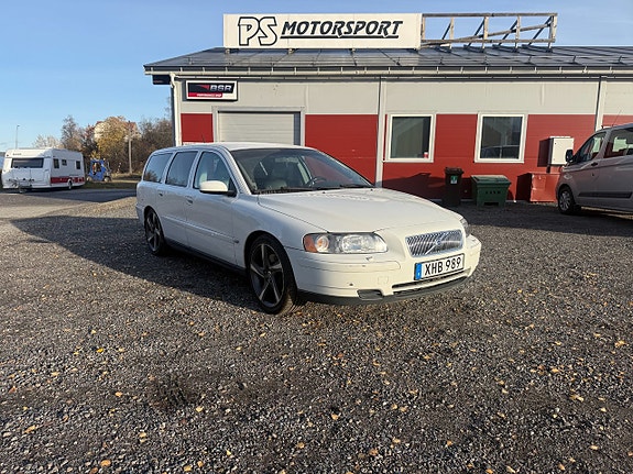 Volvo V70 2.5T A Traktor 2 of 9