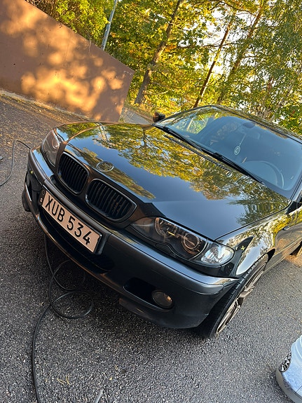 BMW 330i 7 of 8