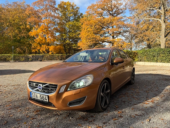 Volvo S60 2 of 8