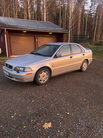 Volvo S40 2 of 6