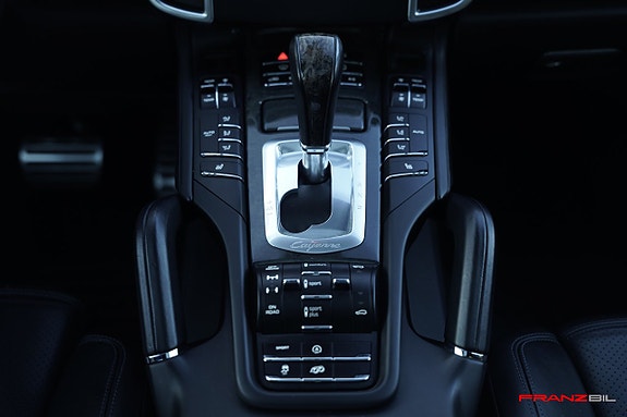 Porsche Cayenne GTS 14 of 30