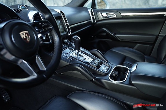Porsche Cayenne GTS 15 of 30