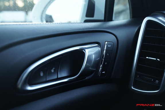 Porsche Cayenne GTS 26 of 30