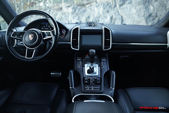 Porsche Cayenne GTS 11 of 30