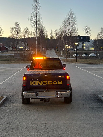 Nissan Navara 2 of 5