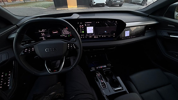 Audi Q6 e-tron 6 of 26