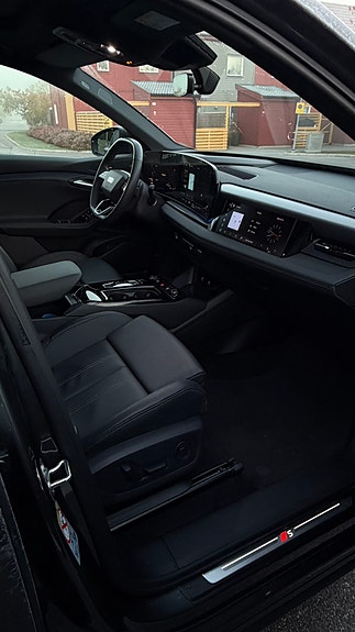 Audi Q6 e-tron 17 of 26