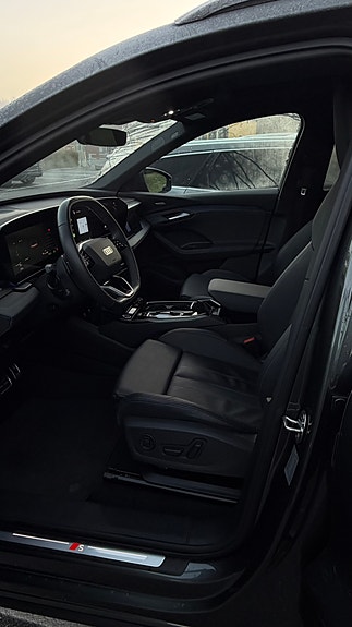 Audi Q6 e-tron 7 of 26