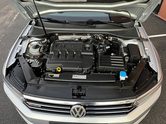 Volkswagen Passat 26 of 28