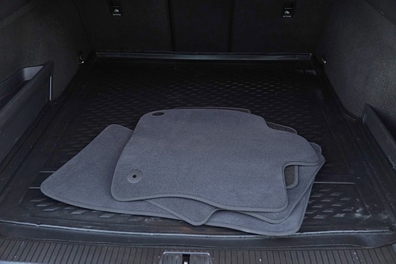 Volkswagen Passat 19 of 28
