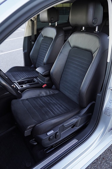 Volkswagen Passat 13 of 28