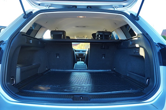 Volkswagen Passat 17 of 28