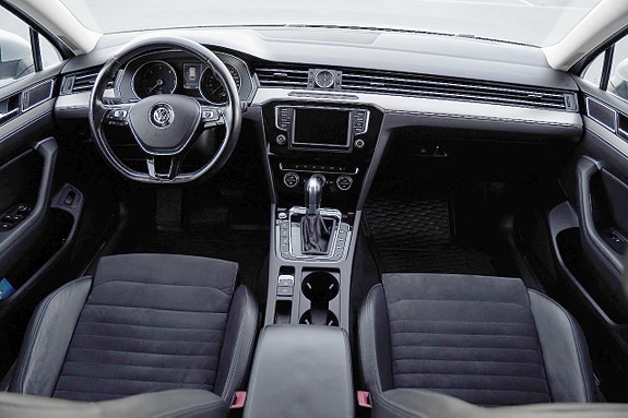 Volkswagen Passat 12 of 28
