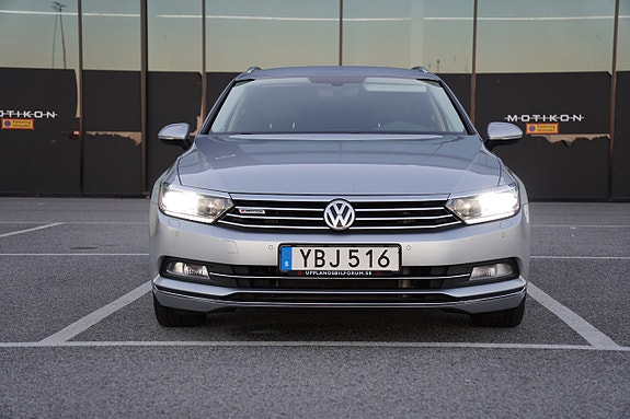 Volkswagen Passat 10 of 28