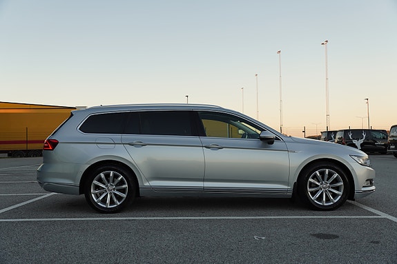 Volkswagen Passat 8 of 28