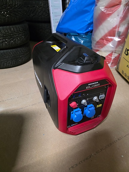 Product image 1 of 3