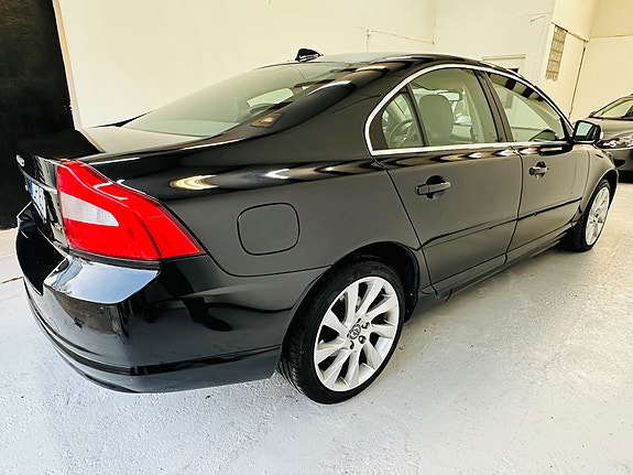 Volvo S80 3 of 7