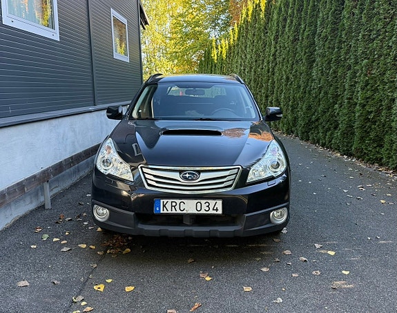 Subaru Outback 2 of 5