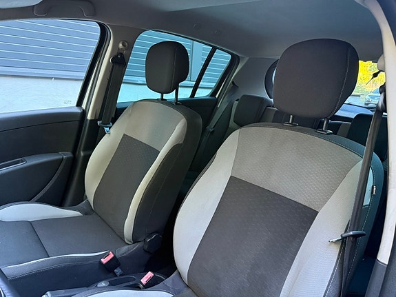 Renault Clio 5 of 6